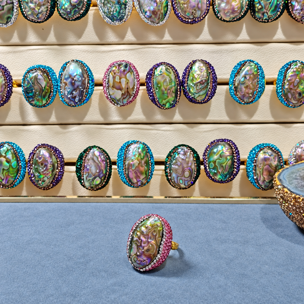 New Arrival Wholesale Natural Abalone Shell Full Rhinestone Inlaid Natural Stone Statement Ring