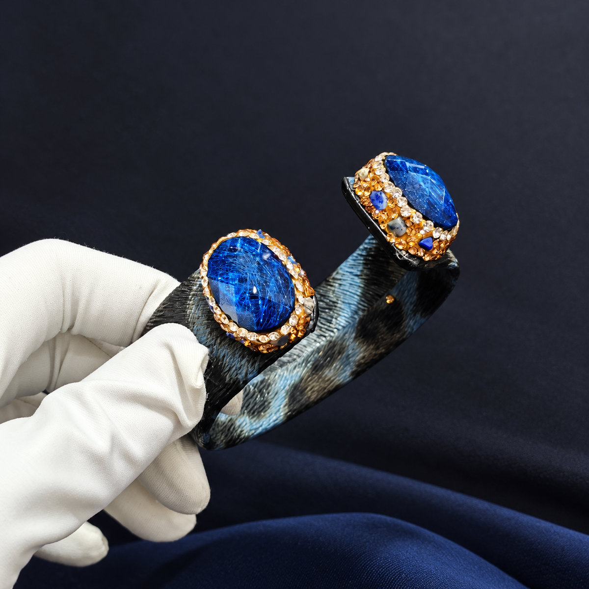 New Arrival Leopard‑Print Leather Natural Crystal Rhinestone‑Inlaid Bangle