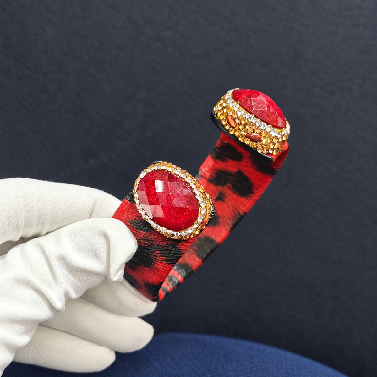 New Arrival Leopard‑Print Leather Natural Crystal Rhinestone‑Inlaid Bangle