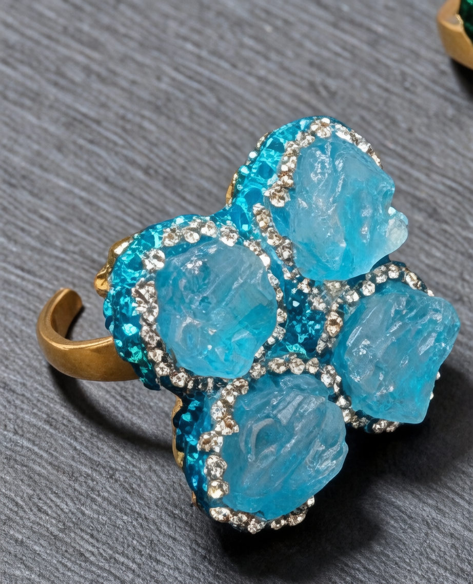 Four‑Leaf Clover Natural Crystal Full Rhinestone Statement Ring